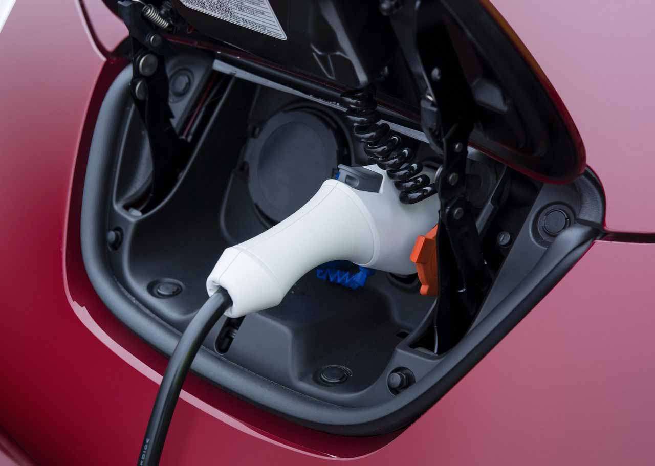 Nissan LEAF 2014