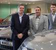 Mansell en su distribuidora Mitsubishi