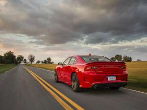 Charger SRT Hellcat rendimiento 22 mpg