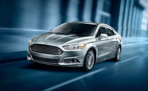 Ford Fusion Hybrid-01