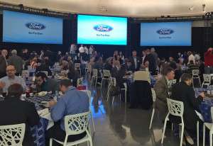 La prensa especializada en las instalaciones de Ford Dearborn