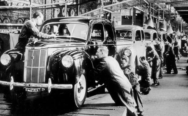 Planta de ensamble en Dagenham 1950
