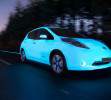 Nissan Leaf fluorescente en Holanda.