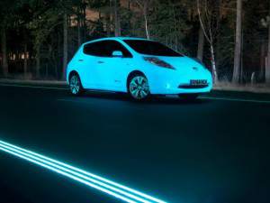 Nissan Leaf vehículo fluorescente-M