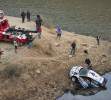 Sacando de las aguas el Ford de Ott Tanak