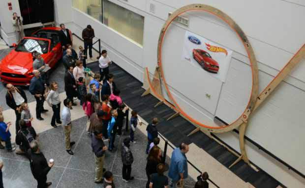 Ford récord mundial pista Hot Wheels