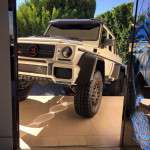 Bilzerian no tiene problema para aparcar su 6x6