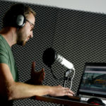 For the creation of digital learning content the Audi Academy offers production rooms for podcasts, screencasts and video studios, for recording expert lectures for example.