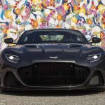 Oriol Tarridas fotografía toda la belleza del Aston Martin en las calles vacias de Miami. 
El Aston Martin DBS compite con la belleza de las calles del Design y Art District de la ciudad más sexy del planeta.