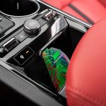 Incluye tecnología inalámbrica, Apple CarPlay, Android Auto, carga por inducción, reconocimiento de voz y un sistema de sonido Bose de 12 parlantes.