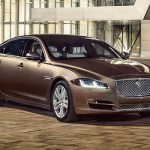 Jaguar XJ. El sedán de representación de Jaguar se dejó de producir el año pasado, pero en la página de la marca aún aparece disponible la edición Classy Collection de despedida. Un relevo totalmente eléctrico llegará en 2021.