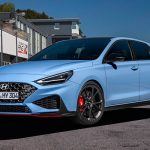 Hyundai i30 N 2021
Motor: 2.0T, 246-276 hp, 260-289 lb-pie
Transmisión: Manual de seis velocidades, automática de doble embrague de ocho
Tracción: FWD
Posibilidades: 0%
Hyundai descatalogará al Elantra GT, de modo que el i30 no llega, en ninguna versión. Sin embargo, el Veloster N ofrece un sistema motriz similar.