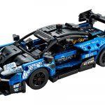 Lamentablemente, tampoco podrán tener el McLaren Senna de LEGO Technic antes de navidad, pero las puertas diédricas y sus 830 piezas harán que la espera valga la pena. Mide 12 pulgadas (30 cm) de largo y el motor V8 tiene pistones que se mueven. El precio será de $49.99 dólares y estará disponible a partir del 1 de enero de 2021.