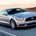 Ford Mustang 2015
El diseñador aplicó su sello orgánico para el Mustang de sexta generación, donde perdió la “frente” retro del cofre que sí, lucía bien, pero comprometía la aerodinámica. Pese a la polémica, el Mustang se mantiene como el más vendido de su segmento.