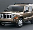 Jeep Commander 2006 2010 Quizá de los pocos modelos de Jeep que no es recordado con tanto cariño. El diseño cuadrado, al estilo de Hummer, fue bien recibido, pero la tercera fila de asientos no era apta para pasajeros con piernas. Sin embargo, una segunda oportunidad podría reivindicar el nombre, como ocurrió con la Chrysler Pacifica.