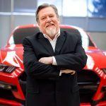 Moray Callum se jubila
Moray Callum, jefe de diseño global de Ford, anuncia su jubilación. De cuna escocesa, es hermano del no menos insigne Ian Callum, quien laboró en Ford, Aston Martin y Jaguar. Moray trabajó en PSA, Aston Martin, Mazda y finalmente en Ford, en una carrera de casi cuatro décadas. Repasemos los diseños más representativos que desarrolló o donde tuvo una fuerte injerencia.