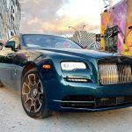 Dentro de la muy exclusiva gama de Rolls-Royce, el Wraith se coloca como el modelo más enfocado en las altas prestaciones y, con el acabado Black Badge, alcanza nuevos niveles de exclusividad.