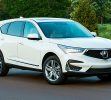 Acura RDX Desde: $38,400 Motor: L4 2.0 l Turbo, 272 hp, 280 lb-pie Pros: líder en espacio interior, buen empuje del motor Contras: la transmisión de 10 velocidades requiere un mejor ajuste