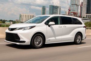 toyota-sienna-2021.jpg
