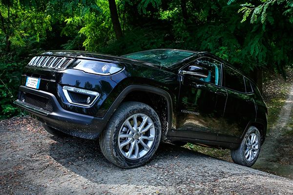 Jeep-Compass_4xe-2021-motor-bella.jpg