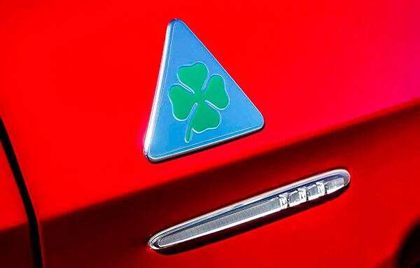 alfa-romeo-quadrifoglio.jpg