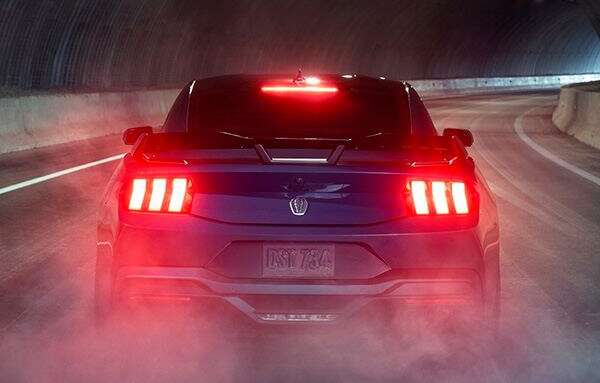 ford-mustang-dark-horse-2024-remote-rev.jpg