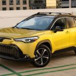 Tras la presentación de la C-HR, con un perfil más personal parecido a la Nissan Juke, Toyota adoleció de un hueco en su gama entre la Crossover subcompacta y la mucho más grande RAV4. Esto se solucionó en 2021 con el lanzamiento de la Corolla Cross.