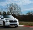 Mitsubishi_OutlanderPHEV_Selects-7-source (1)