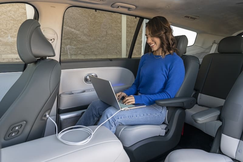Hyundai IONIQ 9 - conectividad