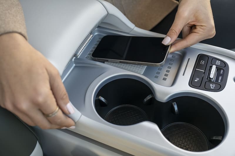 Hyundai IONIQ 9 - conectividad