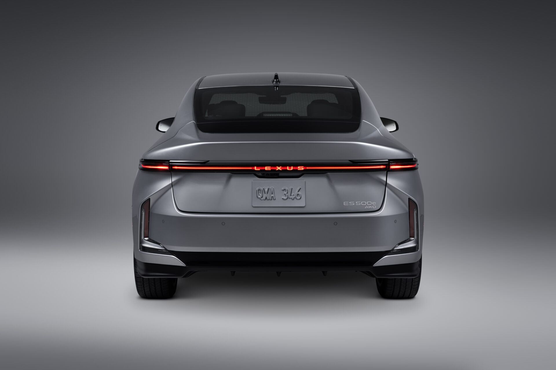 Trasera de un Lexus ES 500e 2026