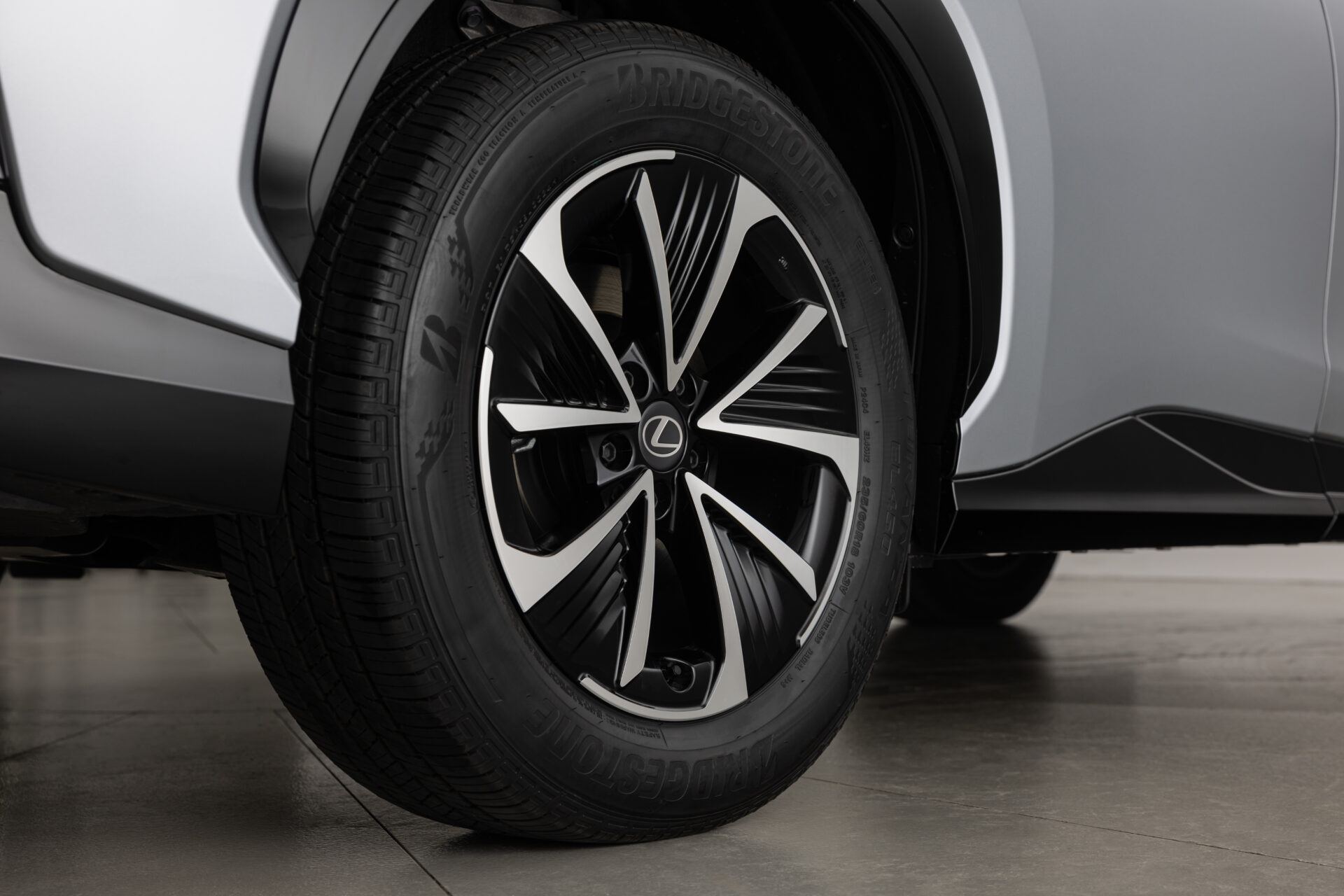 Detalle de un Lexus RZ 350e 2026