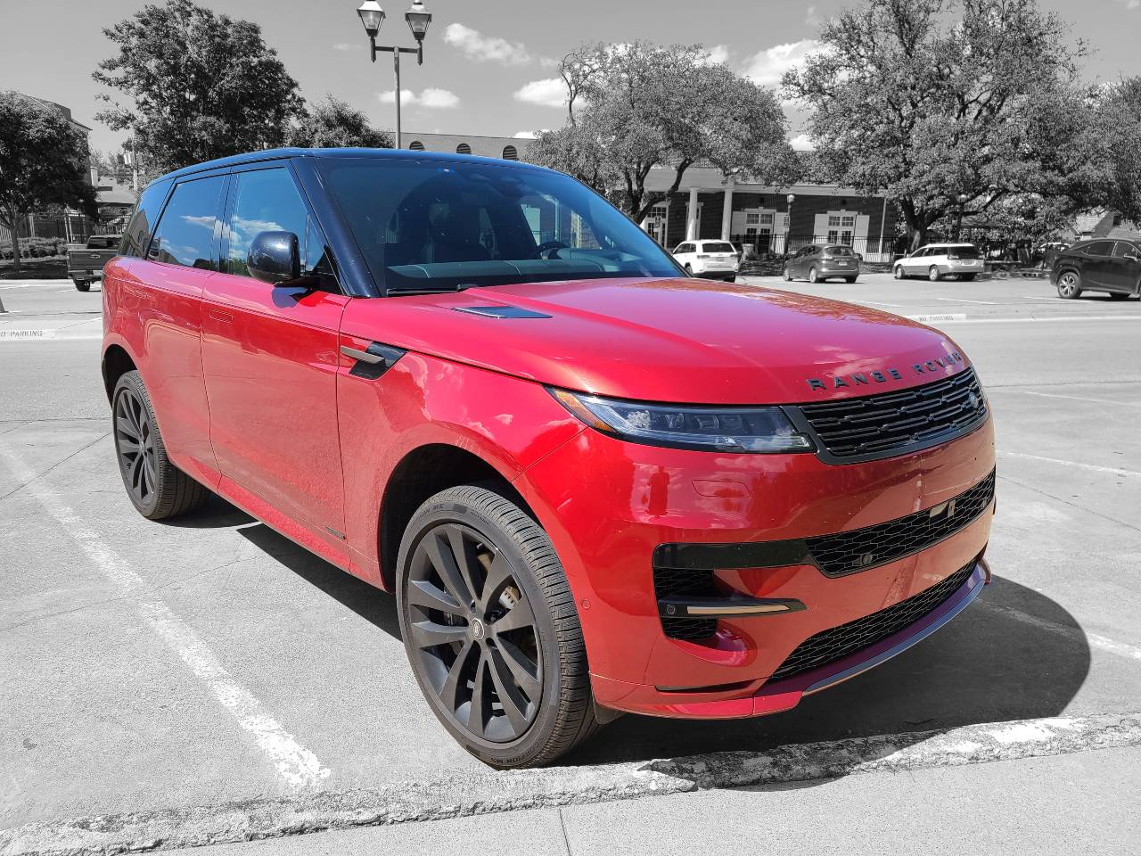 Frontal 3/4 de un Range Rover Sport Autobiography 2025