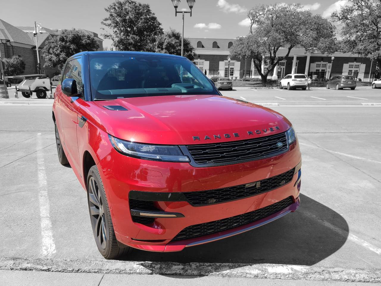 Frontal 3/4 de un Range Rover Sport Autobiography 2025