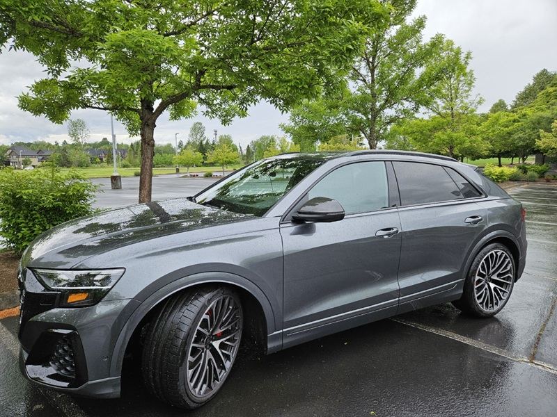 2025 Audi SQ8