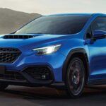 Subaru se ha coronado como la marca más confiable en 2025, según los informes de Consumer Reports. La marca ha desbancado a gigantes como Toyota y Lexus, que habían dominado este ranking durante años. Una de las razones de su éxito es que muchos de sus modelos comparten componentes que han demostrado ser altamente fiables a lo largo de los años. Modelos como el Subaru Forester y el Impreza sobresalen en confiabilidad, destacando por su resistencia y durabilidad. La combinación de un diseño robusto y una ingeniería probada hace de Subaru una opción destacada para aquellos que buscan un coche que aguante el paso del tiempo.
