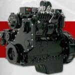 El Cummins 6BT de 5.9 litros, fabricado entre 1989 y 1998, es considerado uno de los motores diésel más duraderos de todos los tiempos. Su robusta construcción y sus componentes sobrealimentados le permitieron ganar la reputación de ser un motor casi indestructible. Con un par motor impresionante de 400 lb-pie en su primera generación, y mejoras que llevaron el rendimiento a 215 caballos de fuerza en su segunda generación, el 6BT es un referente. Su capacidad para resistir condiciones extremas y alcanzar el millón de millas lo convierte en la opción preferida de muchos conductores de camionetas Dodge.