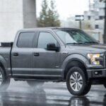 El Ford F-150 es un verdadero icono americano, reconocido por ser el camión más vendido en Estados Unidos. Su versatilidad y fortaleza lo convierten en una opción destacada para quienes buscan rendimiento y fiabilidad. Equipado con tecnologías avanzadas que mejoran tanto el rendimiento como la seguridad, el F-150 ha sido diseñado para ofrecer años de servicio confiable. Es un vehículo ideal para trabajos pesados y para quienes necesitan un camión que nunca les falle.

Motivo de fiabilidad: Larga trayectoria de durabilidad y desempeño.

Destacado: Perfecto para trabajos exigentes y altos estándares de seguridad.