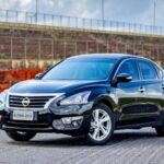 La Altima es una opción práctica y asequible para los conductores mayores, conocida por su motor eficiente en combustible y su tecnología fácil de usar. Este sedán de tamaño mediano ofrece una conducción cómoda y económica, siendo uno de los modelos más longevos de Nissan. Además, requiere poco mantenimiento, lo que lo convierte en una opción atractiva para quienes buscan minimizar los gastos a largo plazo. Con características como tracción en las cuatro ruedas y sistemas de seguridad avanzados, la Altima garantiza un viaje seguro y confiable.