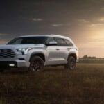 El Toyota Sequoia es otro modelo que sobresale en el ranking de durabilidad. Con un impresionante 6.6% de sus modelos superando las 200.000 millas (cinco veces el promedio de su clase), este SUV se ha ganado la reputación de ser un vehículo increíblemente duradero. Aún más impresionante es el hecho de que el 0.2% de los modelos de Sequoia alcanzan las 300.000 millas, un hito raramente visto en la industria automotriz.

La calidad de construcción y la fiabilidad del Sequoia son innegables. Este modelo no solo es conocido por su capacidad todoterreno, sino también por su comodidad y su capacidad para llevar a las familias a lo largo de kilómetros y kilómetros sin problemas. Si buscas un vehículo que desafíe el paso del tiempo, el Sequoia es una opción que no te defraudará.