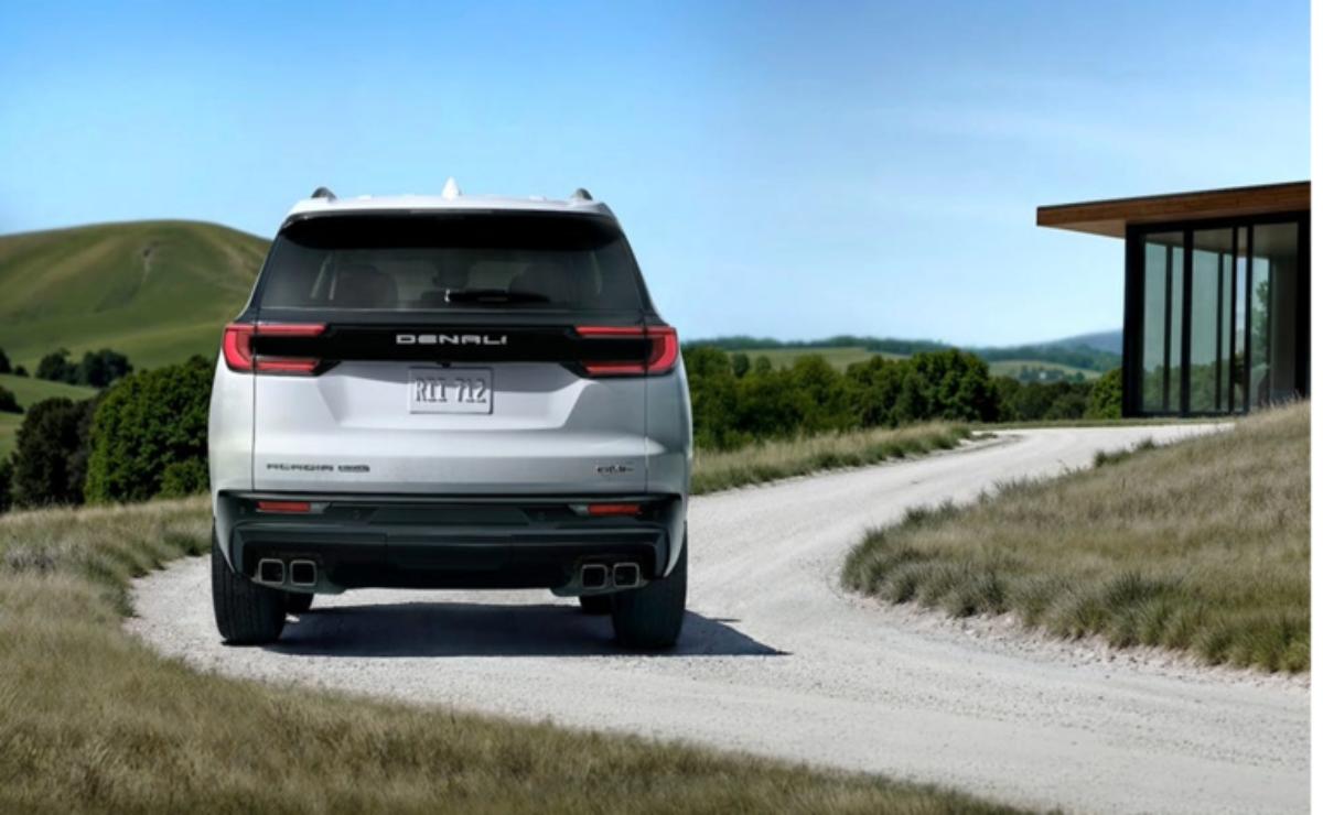 ¿Deberían preocuparse los rivales de GMC por el nuevo Acadia Denali Ultimate 2025?