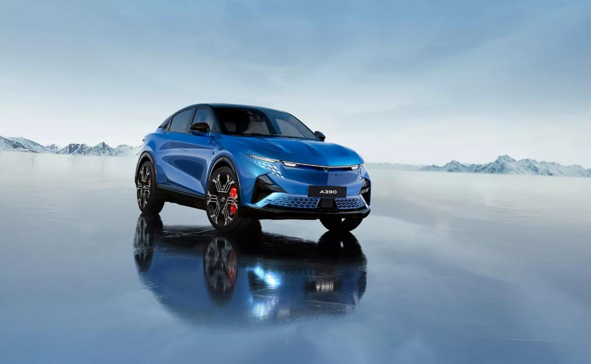 Alpine deslumbra en Goodwood con sus nuevos deportivos: así celebra sus 70 años de historia.
