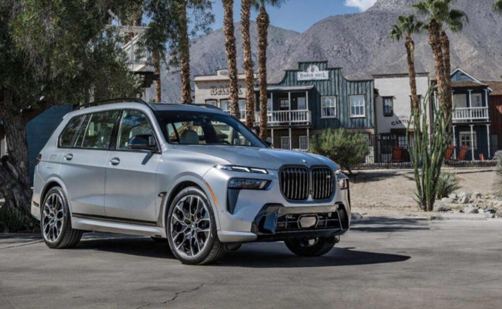BMW X7 M60i: ¿Un SUV de tres filas de asientos con alto rendimiento? Análisis de la propuesta de BMW.