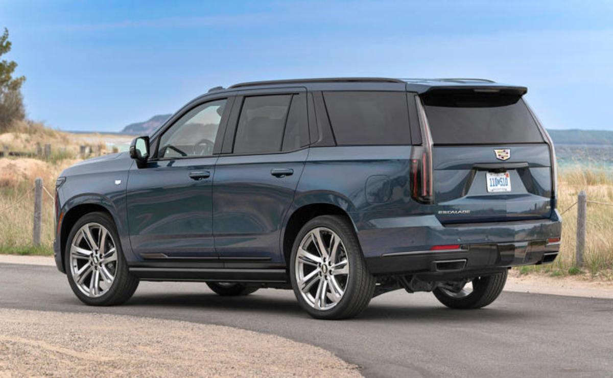 Cadillac Escalade Sport Platinum.