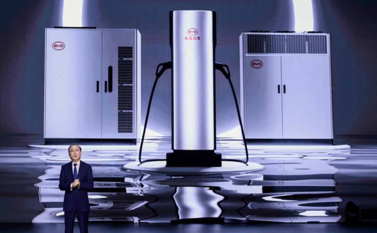 China Supera a EE. UU. en Vehículos Eléctricos: La Ventaja Tecnológica y de Infraestructura que Está Dominando el Futuro.