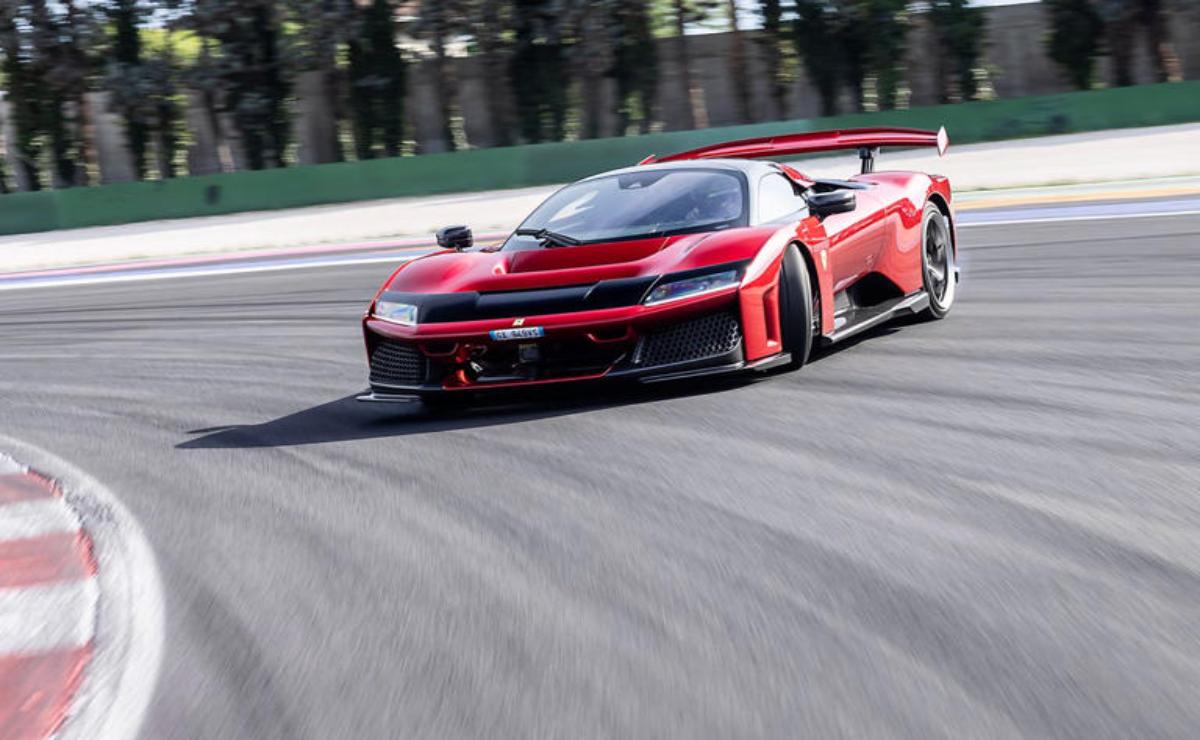 Ferrari F80 en Prueba: El Último Hipercoche de Maranello es una Fantasía del Futuro.