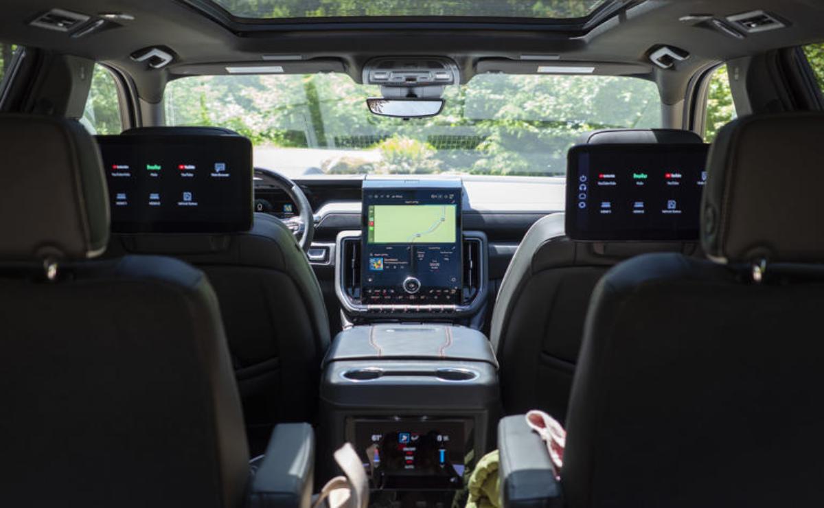 GMC Yukon AT4 Ultimate 2025: Un SUV de lujo y potencia, pero ¿vale $102,000?