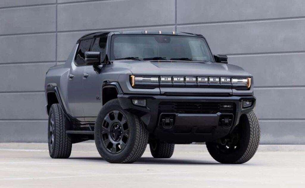 El Hummer EV Supera al Tesla Cybertruck: Un Giro Inesperado en la Batalla de las Camionetas Eléctricas.