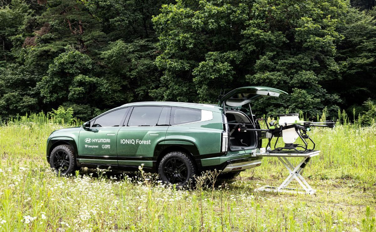 Hyundai Revoluciona la Restauración Forestal con el IONIQ 9 Seed Ball Drone Station.