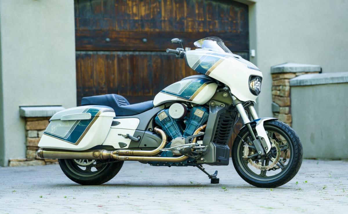 Indian Motorcycle y Forever Rad crean la Chieftain PowerPlus personalizada para Tyler Hubbard.